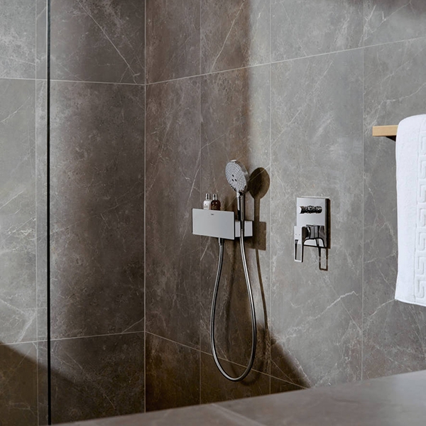 Шланговое подсоединение Hansgrohe Fixfit Porter 26456000 с держателем и полкой Хром от магазина gidro-z